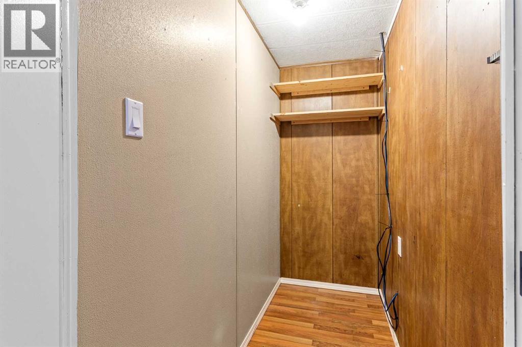 4809 26 Street - 27