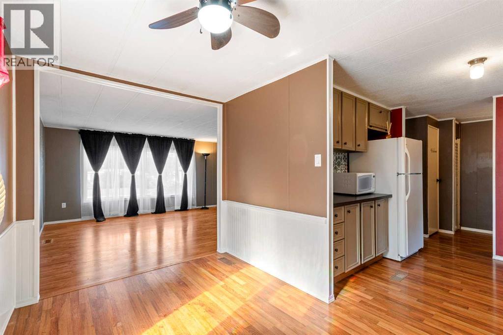 4809 26 Street - 10