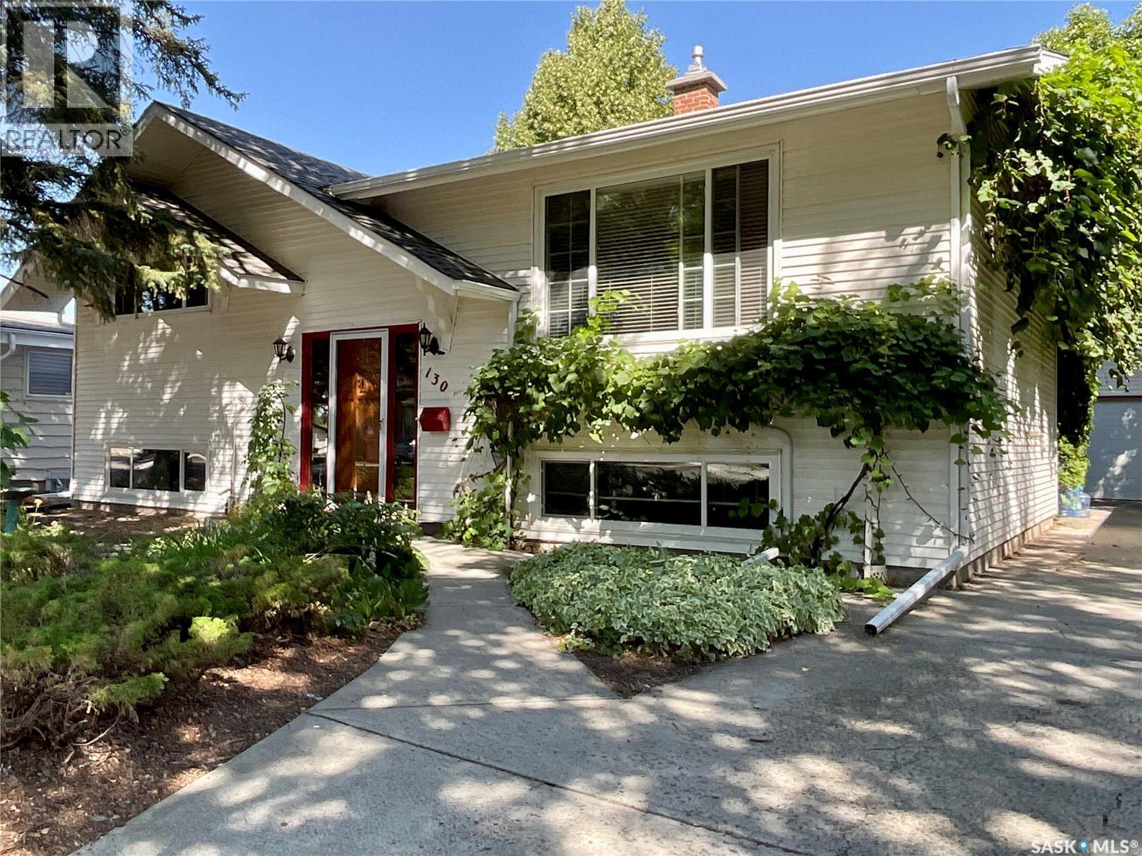 130 Cameron CRESCENT