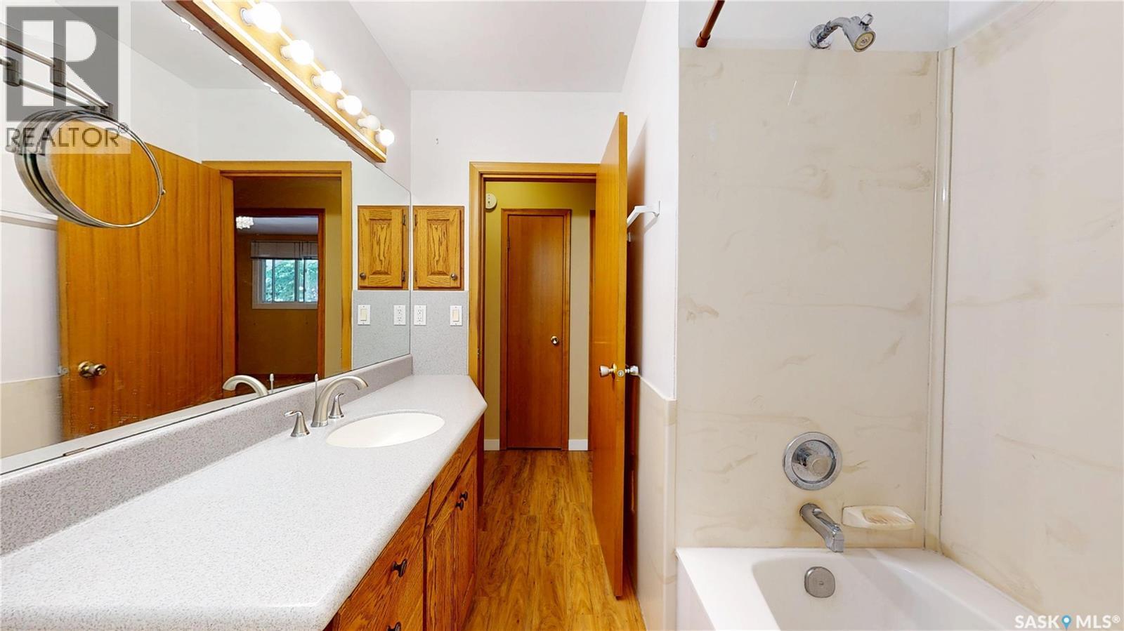 130 Cameron CRESCENT - Image 31