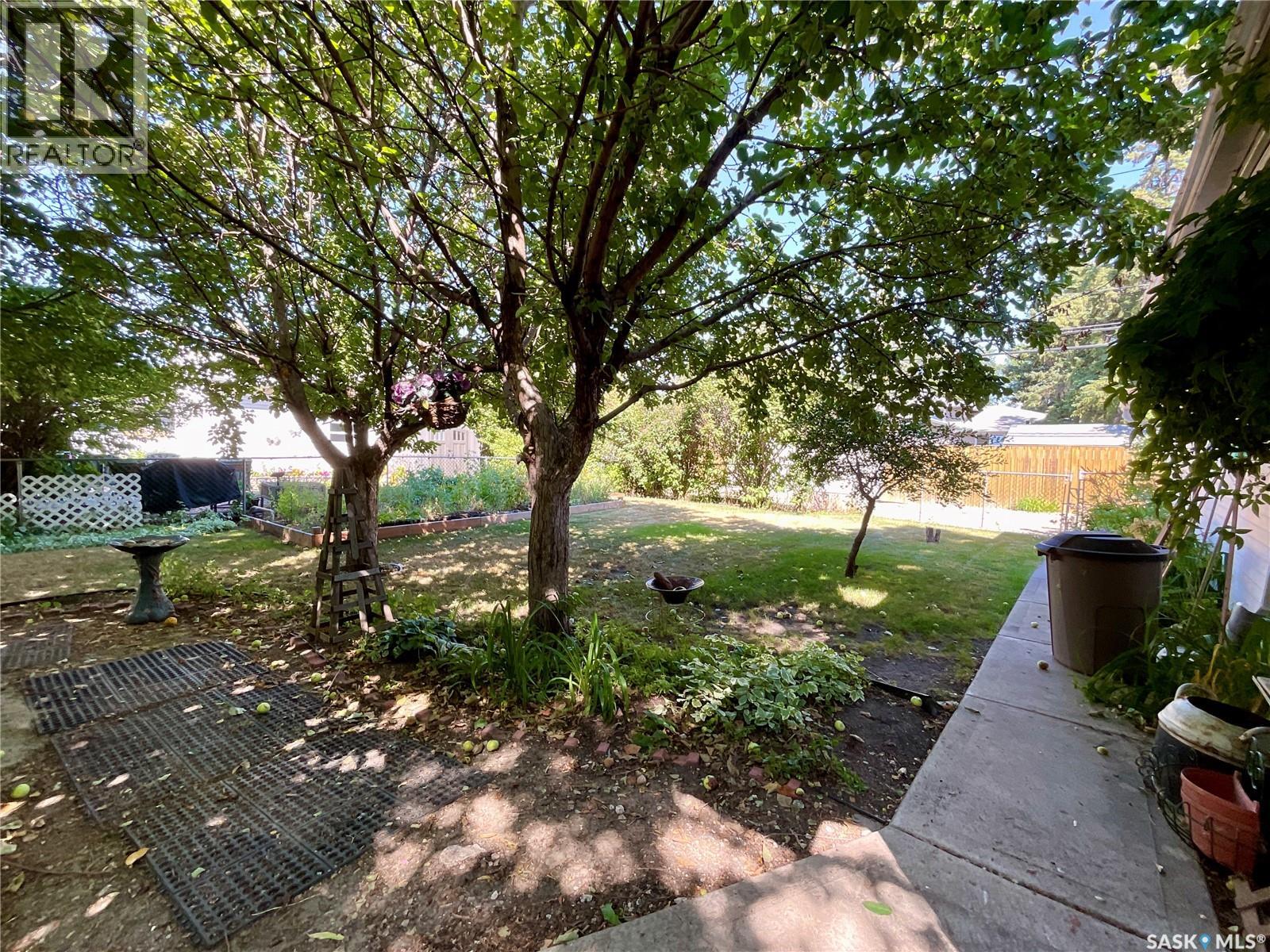130 Cameron CRESCENT - Image 56