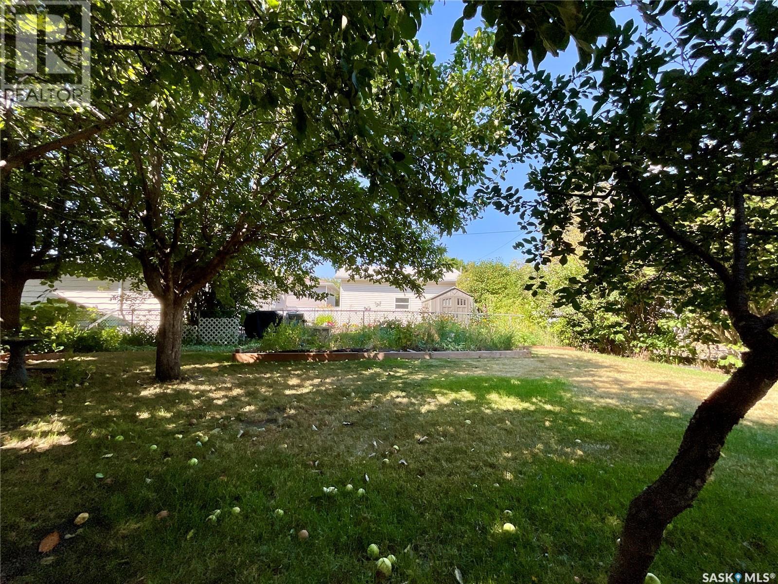 130 Cameron CRESCENT - Image 57