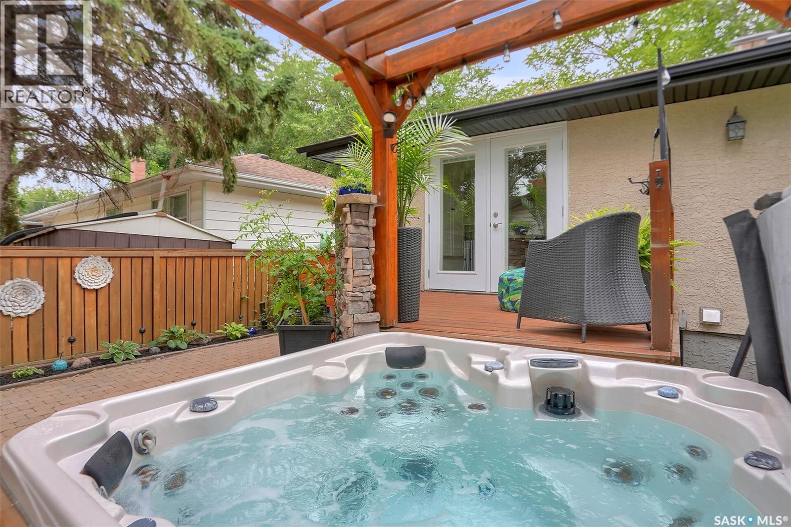 2807 Fleury STREET - Image 30