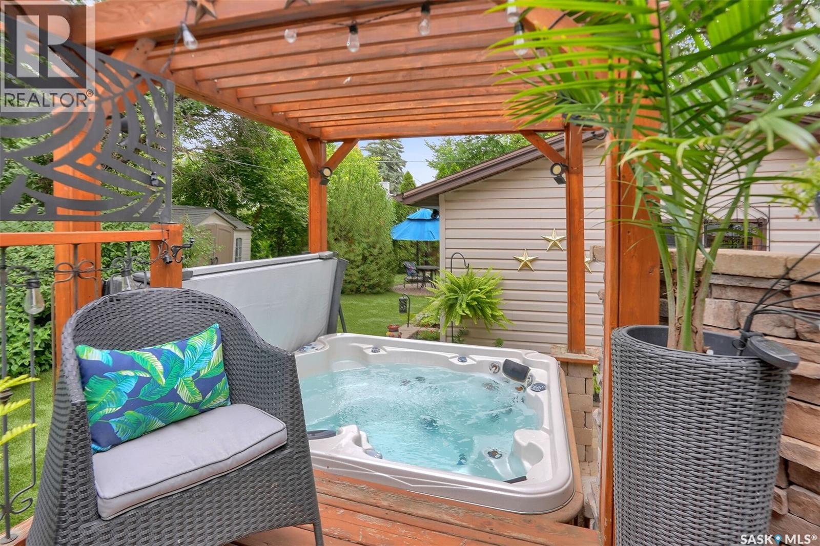 2807 Fleury STREET - 33