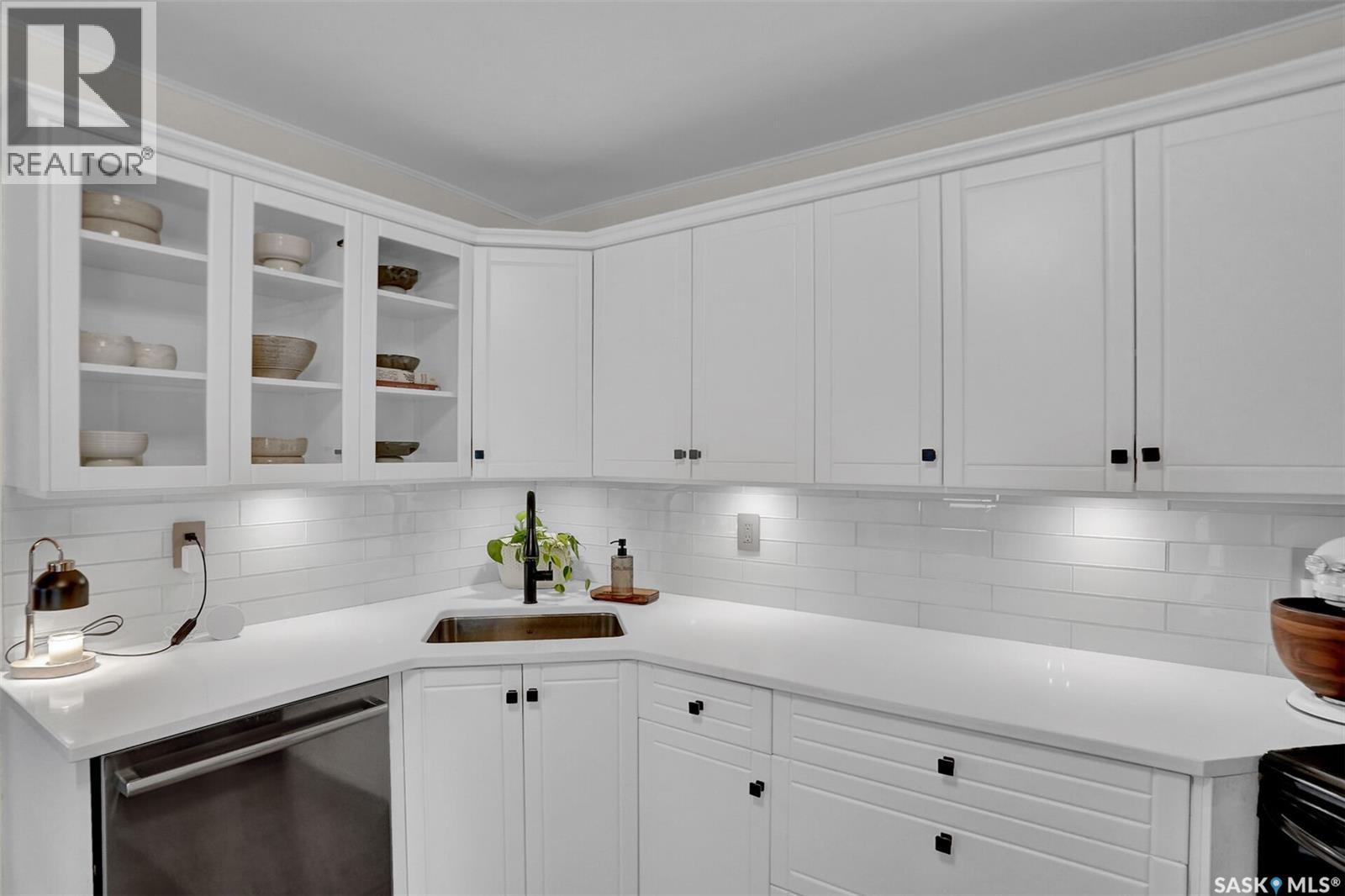 2807 Fleury STREET - Image 4