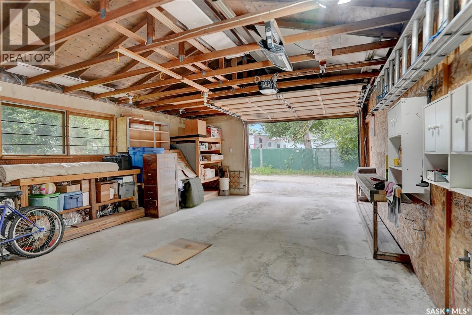2807 Fleury STREET - 42