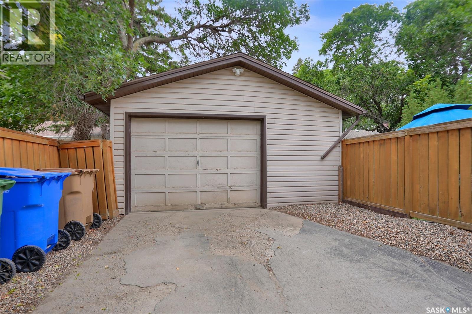 2807 Fleury STREET - 46