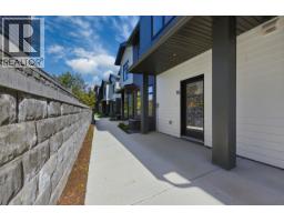Living room - 7599 Klinger Road Unit# 18, Okanagan Landing, BC V1H0B2 Photo 8