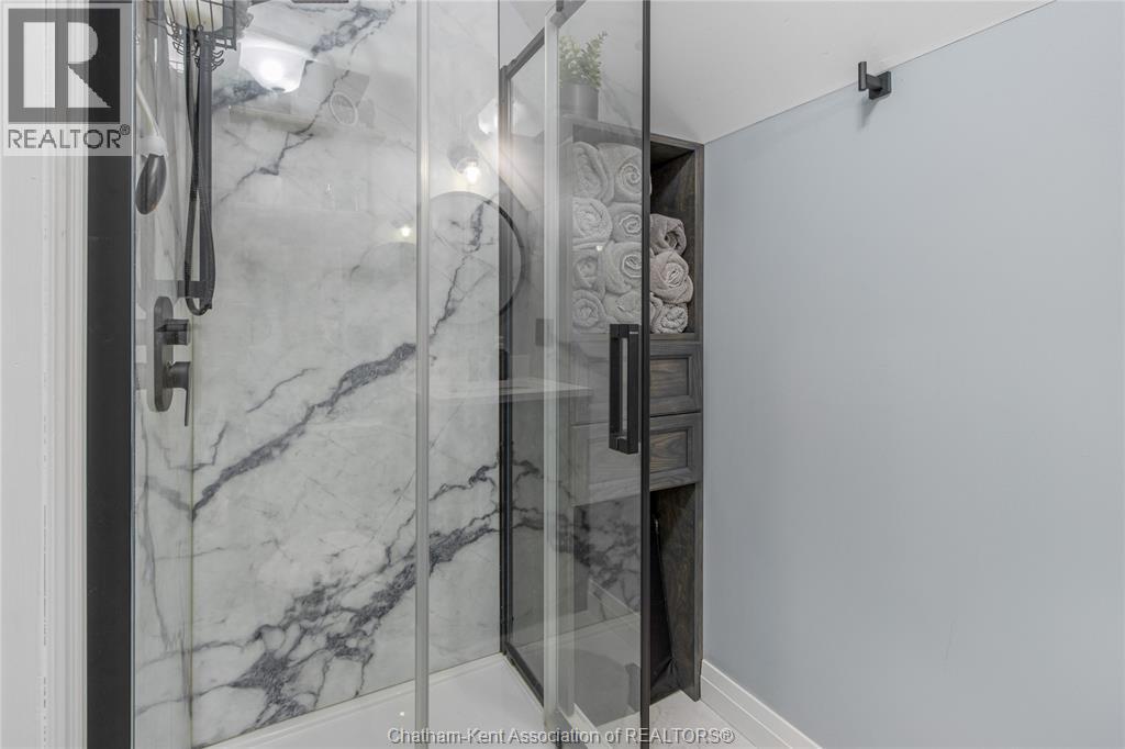 24 WELLINGTON STREET - Image 26