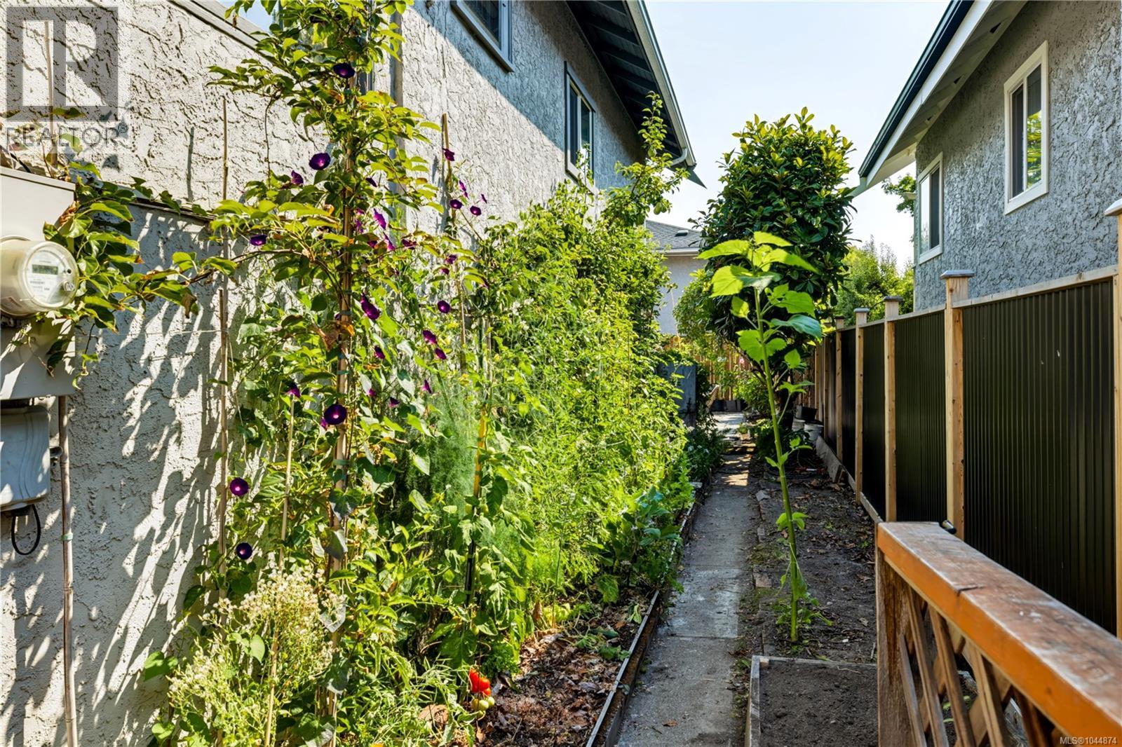 2449 Oregon Ave - 40