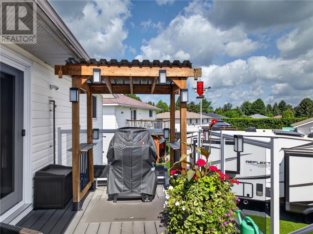 4463 Leger Crescent - Image 28