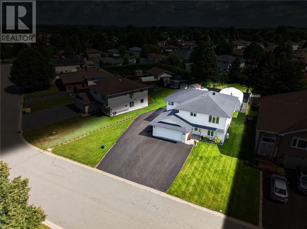 4463 Leger Crescent - Image 4