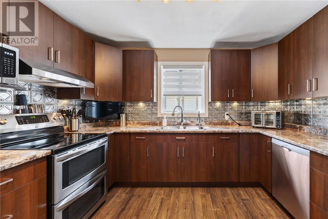 4463 Leger Crescent - Image 12