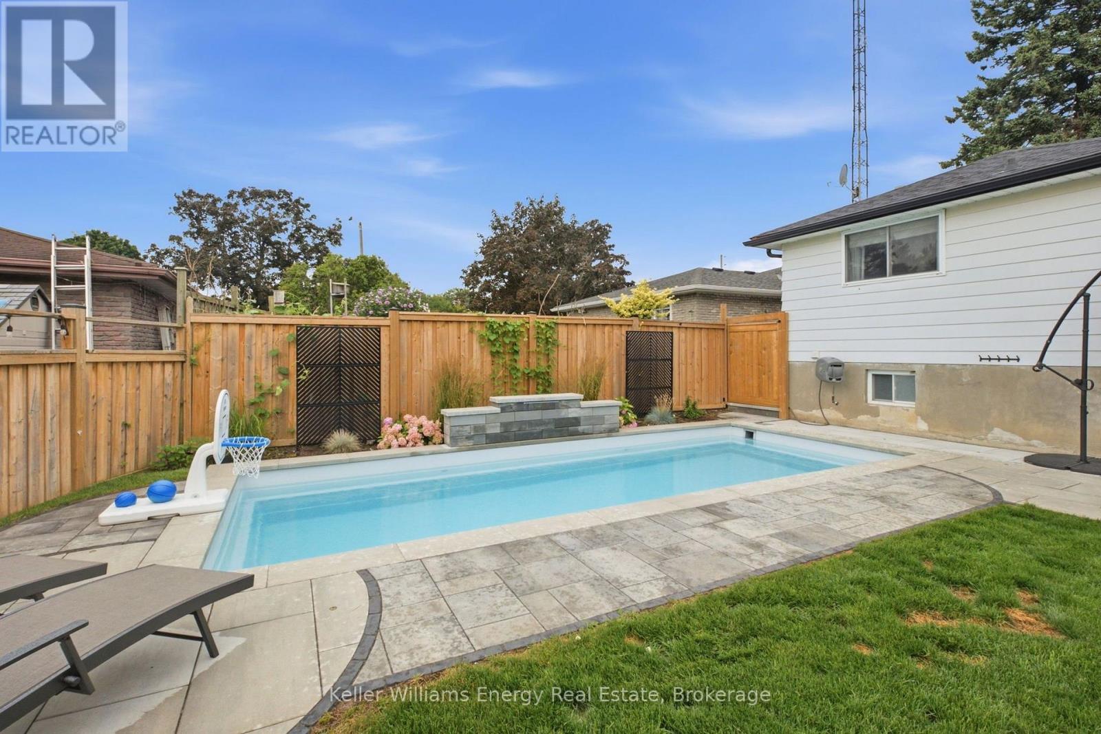 233 PHILLIP MURRAY AVENUE - Image 33
