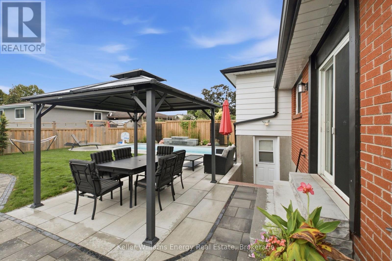 233 PHILLIP MURRAY AVENUE - Image 38