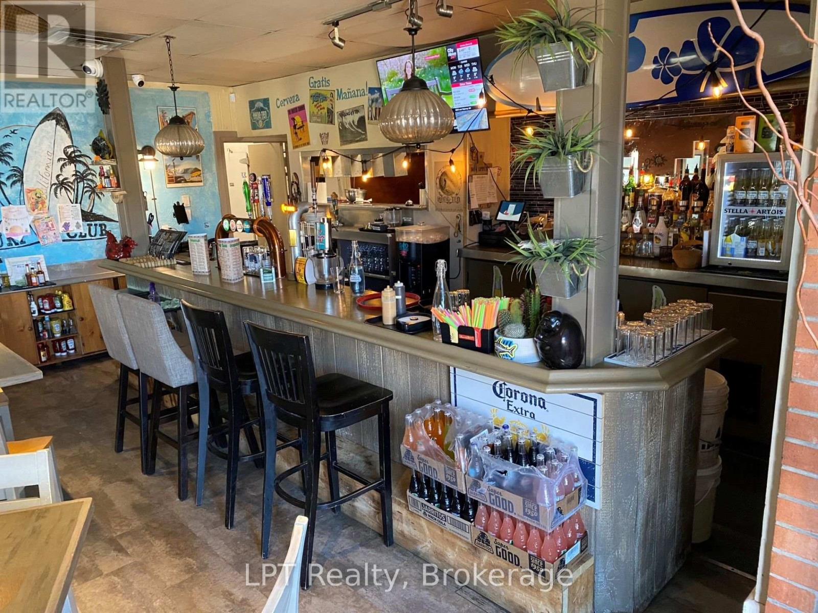 1009 Dundas Street East, Whitby (Pringle Creek), Ontario, L1N2K4, Whitby (Pringle Creek), Ontario — photo 4 of 5