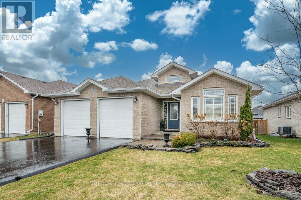 8 BRIARWOOD CRESCENT - 2