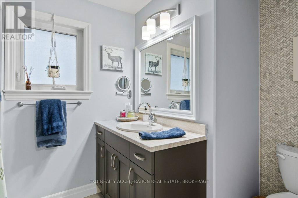 8 BRIARWOOD CRESCENT - 8