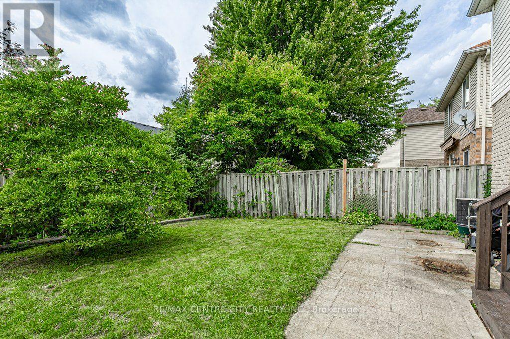 320 ROSSMORE COURT - 28