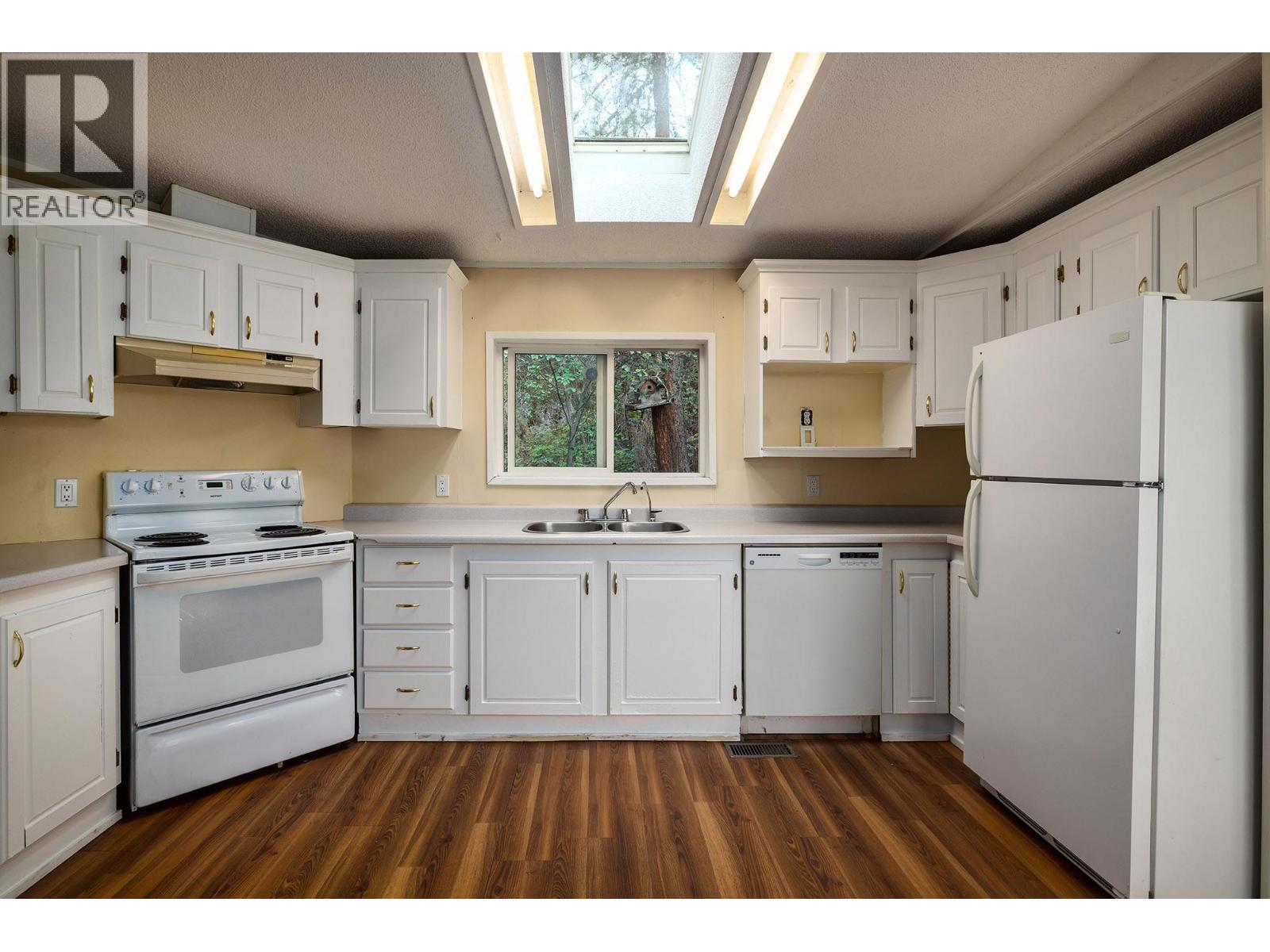 6439 Farmers Drive - 4