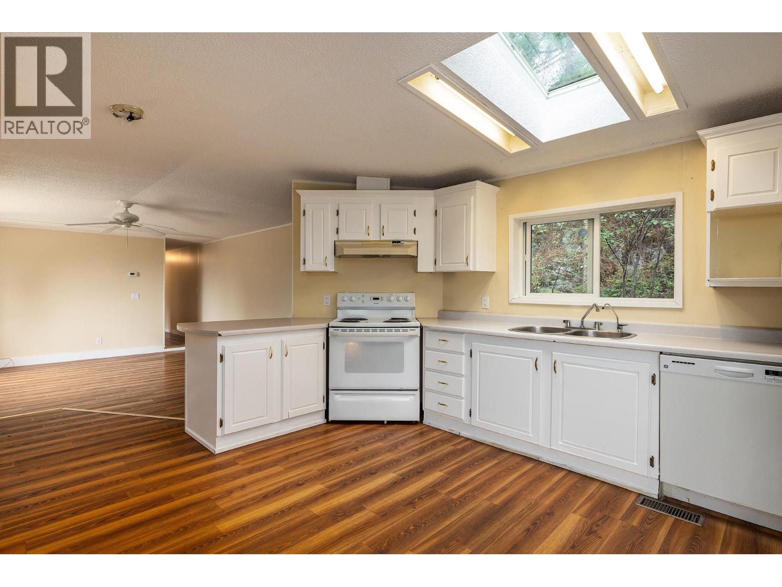6439 Farmers Drive - 5