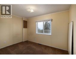Kitchen - 6439 Farmers Drive, Kelowna, BC V1P1A2 Photo 9