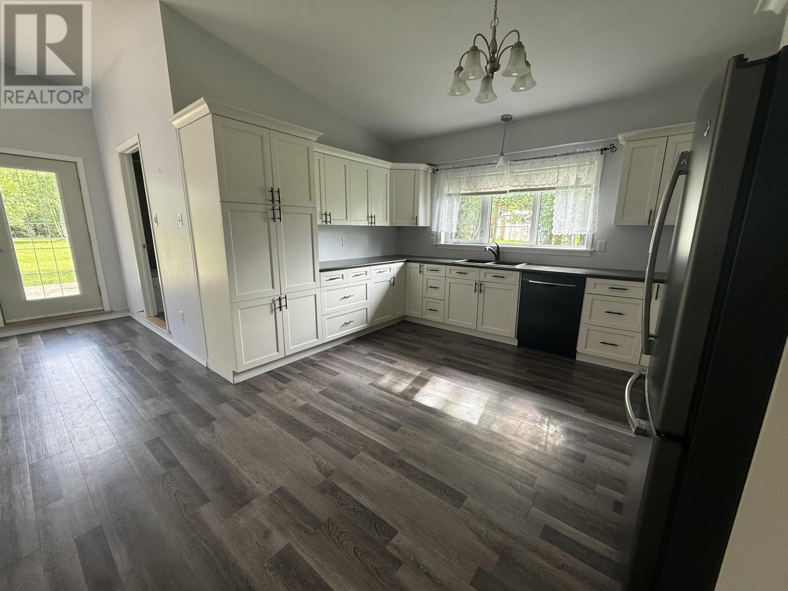 849 McIntyre DR - 14