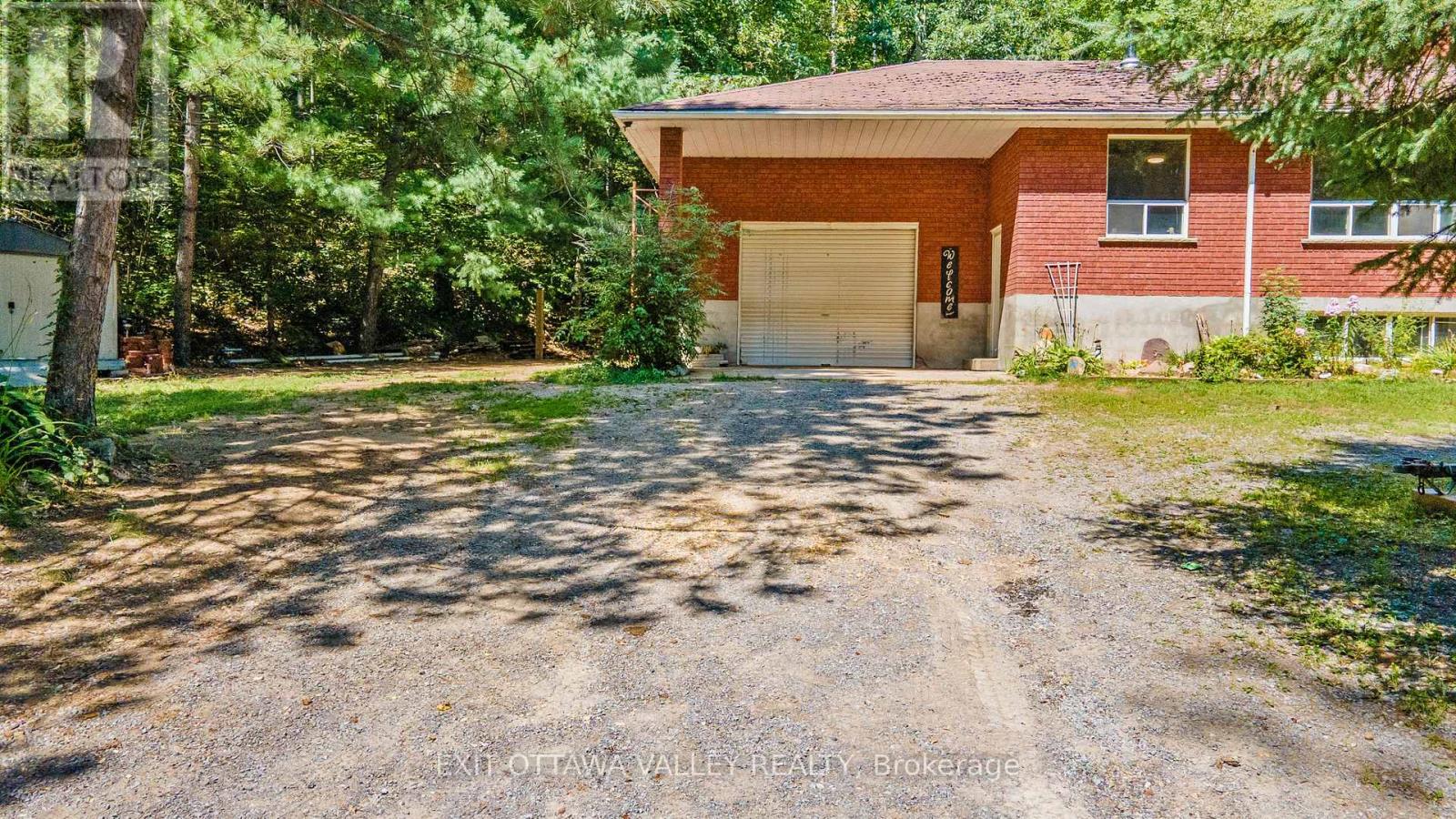 561 LONG LAKE ROAD - Image 10
