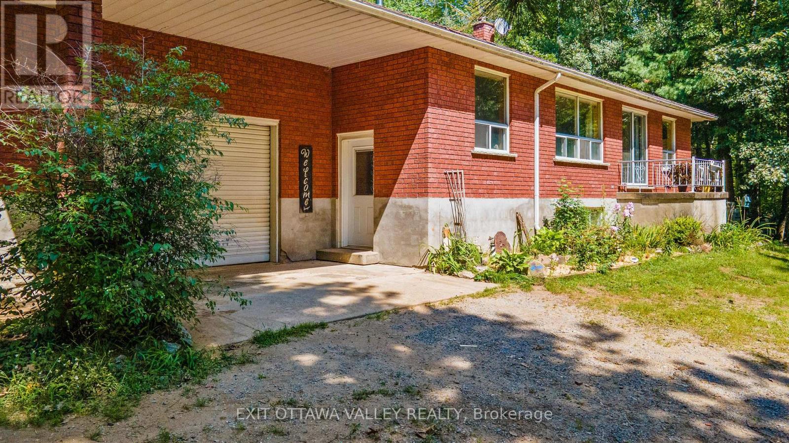 561 LONG LAKE ROAD - 11