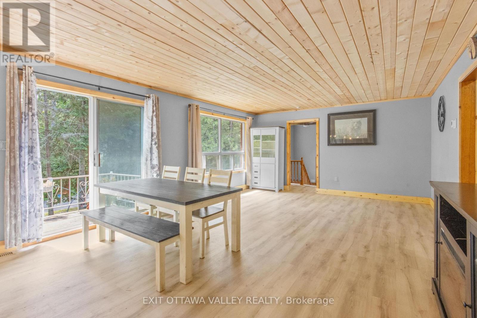 561 LONG LAKE ROAD - 22