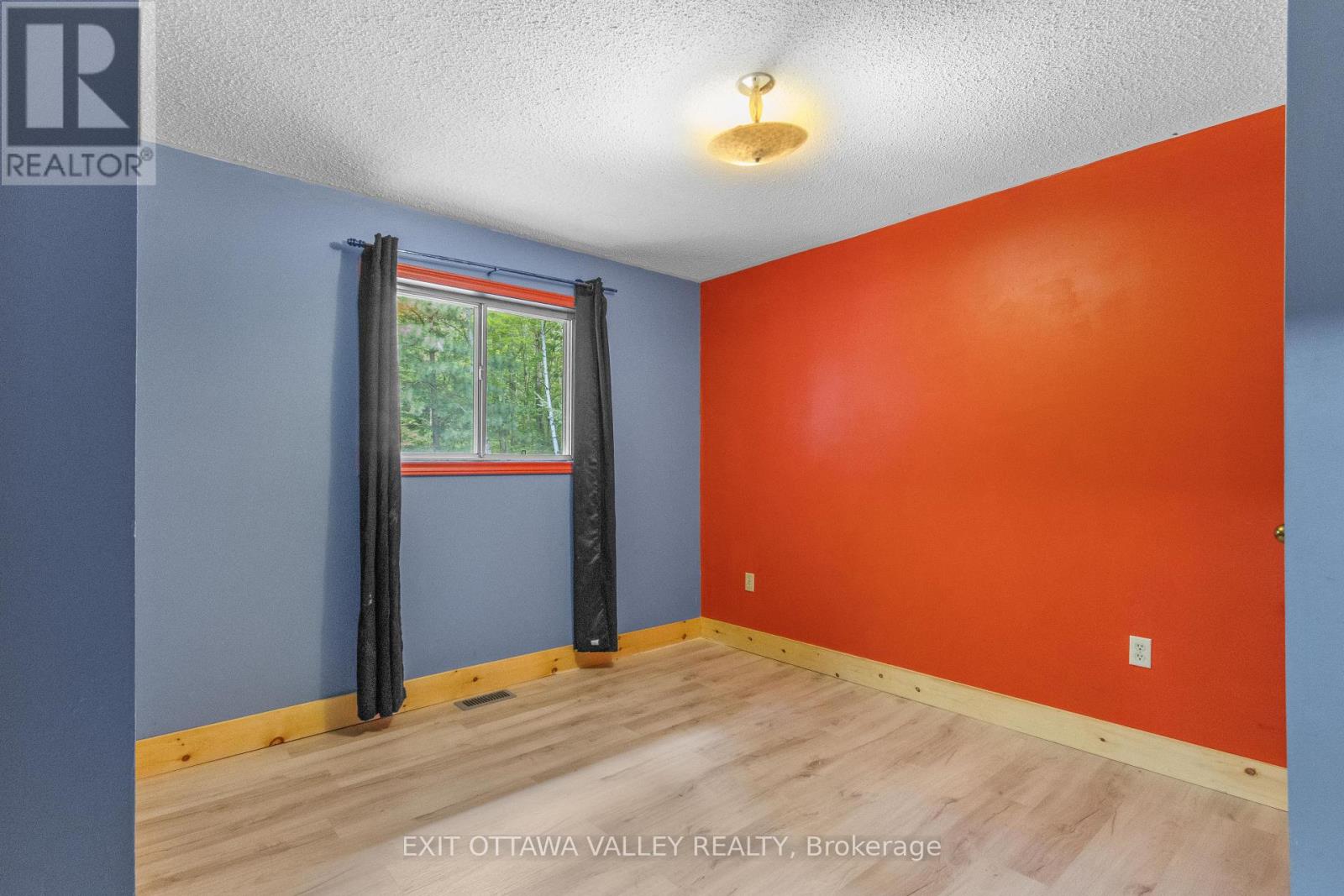 561 LONG LAKE ROAD - 31
