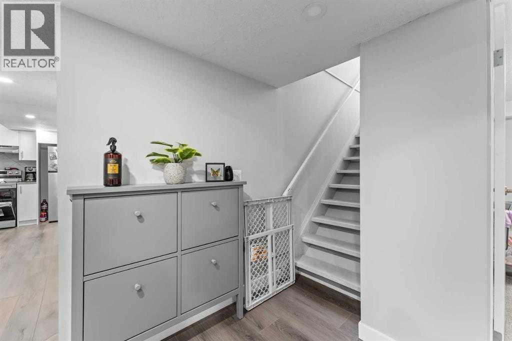 12 Cedargrove Road SW - 19