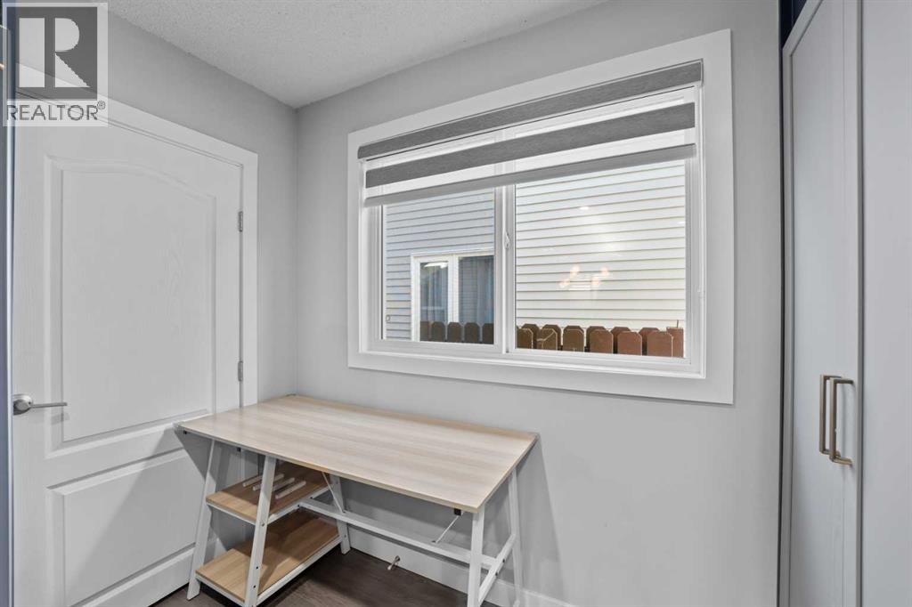 12 Cedargrove Road SW - 16