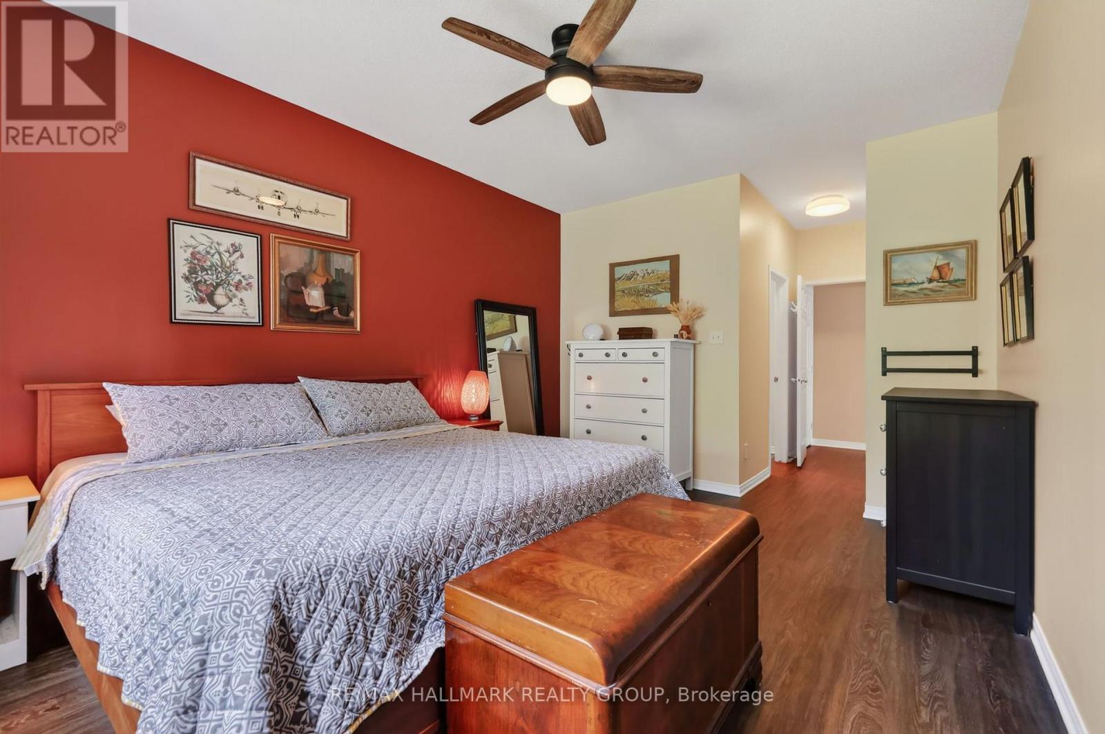 95 COLLEGE CIRCLE - Image 22