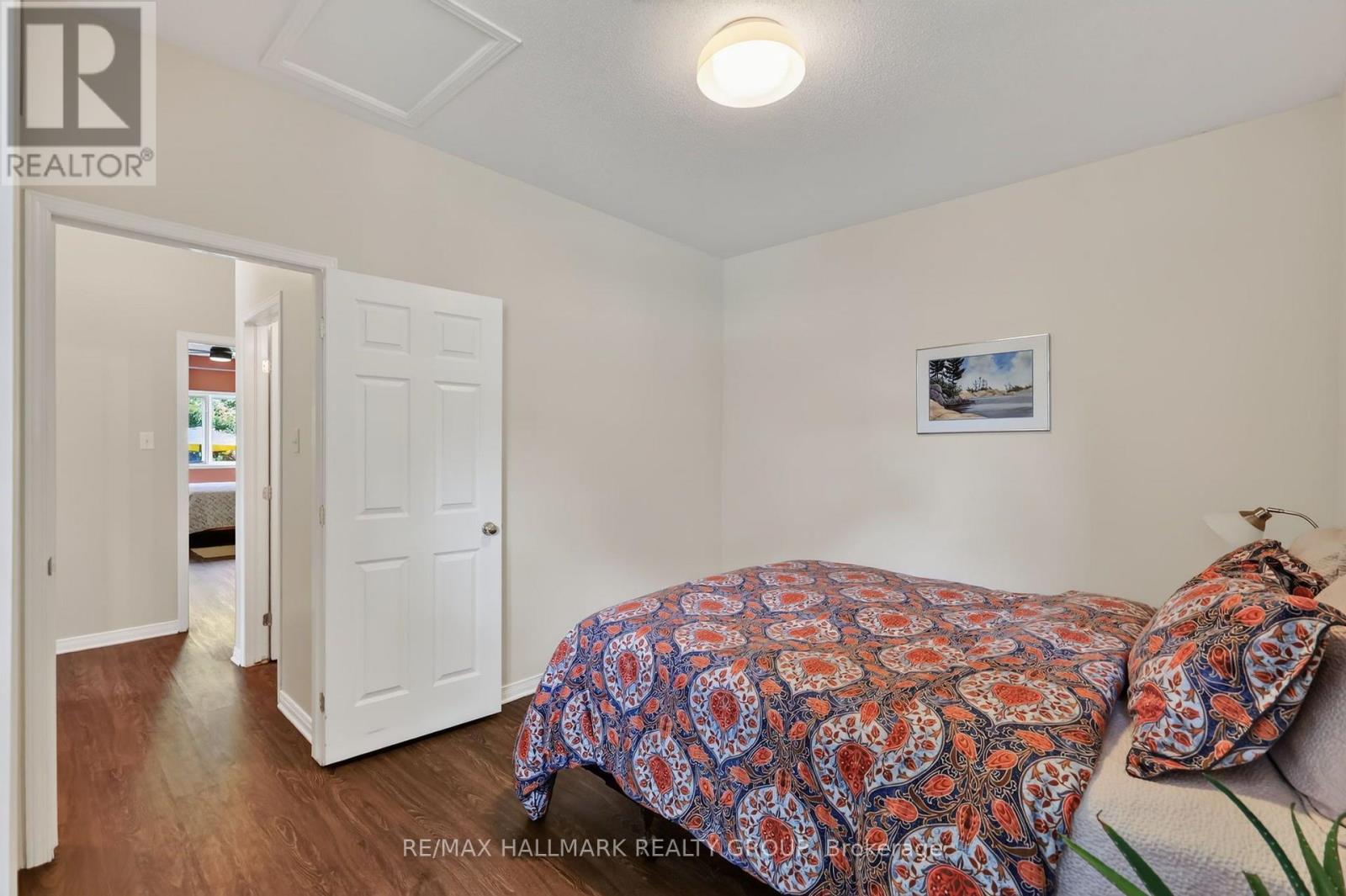 95 COLLEGE CIRCLE - Image 27