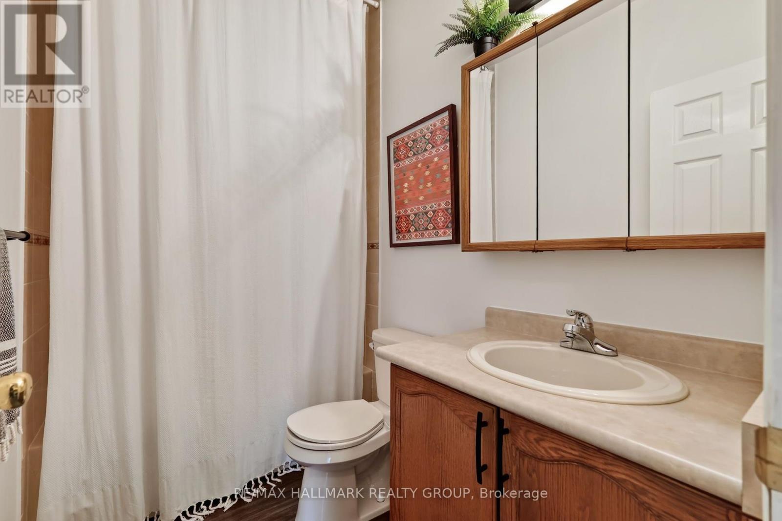 95 COLLEGE CIRCLE - Image 28