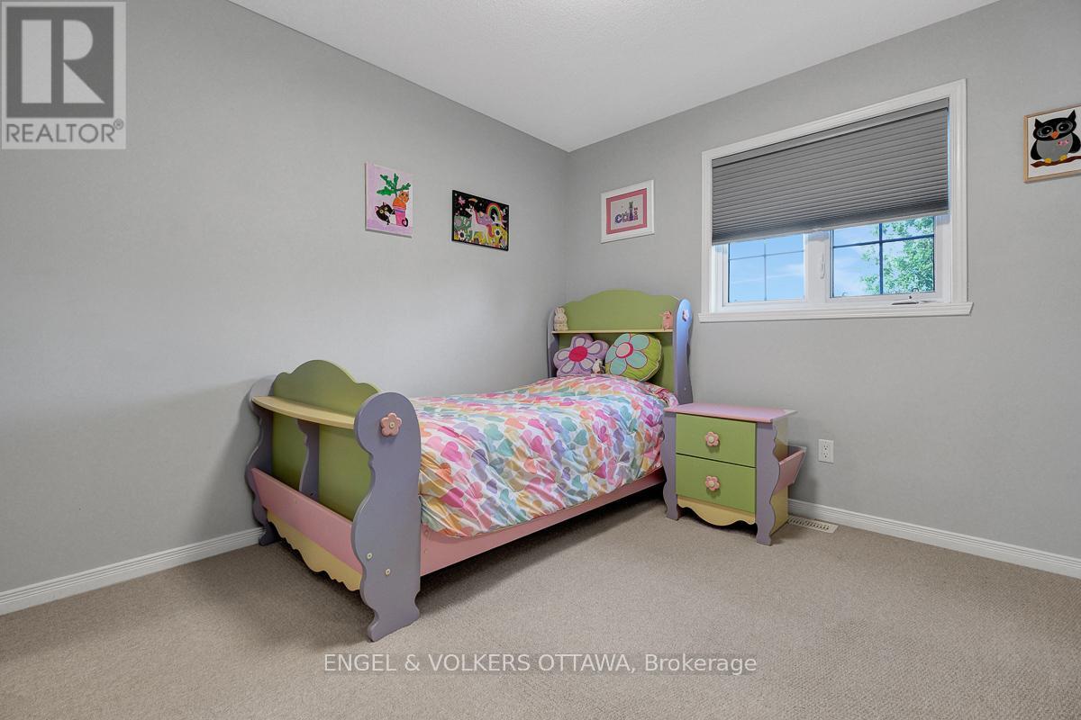 938 PAYER STREET - 24