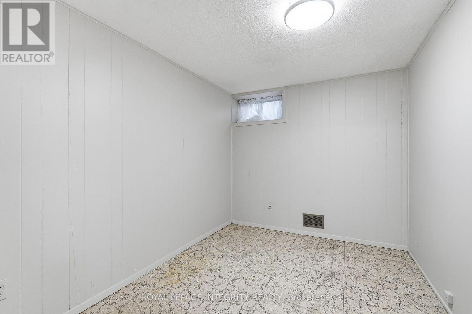 ##4 890 CAHILL DRIVE W - Image 25