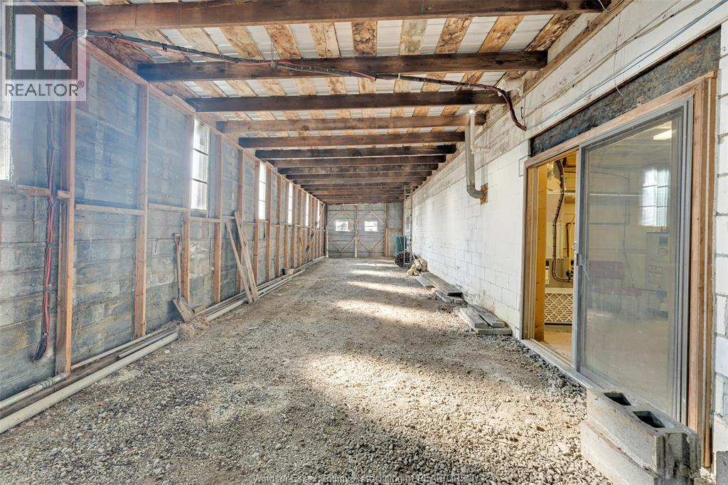 8588 ELEVENTH LINE - Image 30