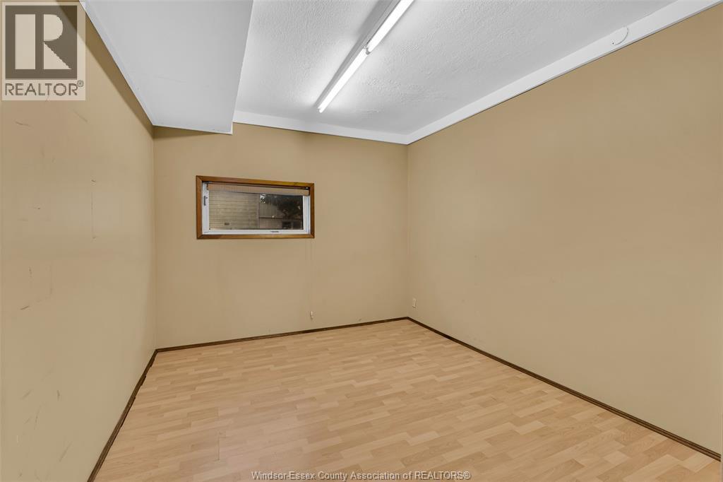 8588 ELEVENTH LINE - Image 43
