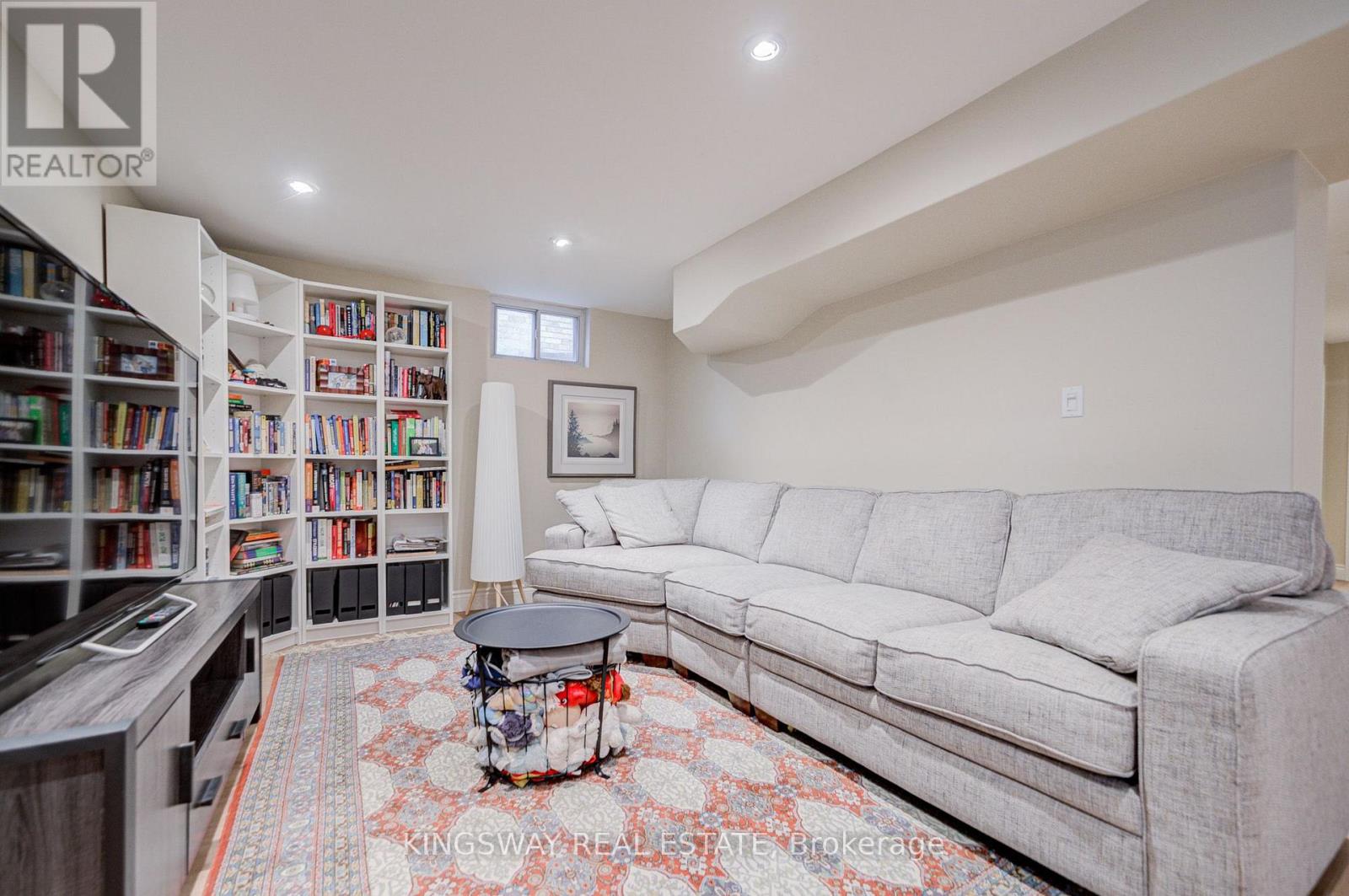 20 WIGMORE DRIVE - 35