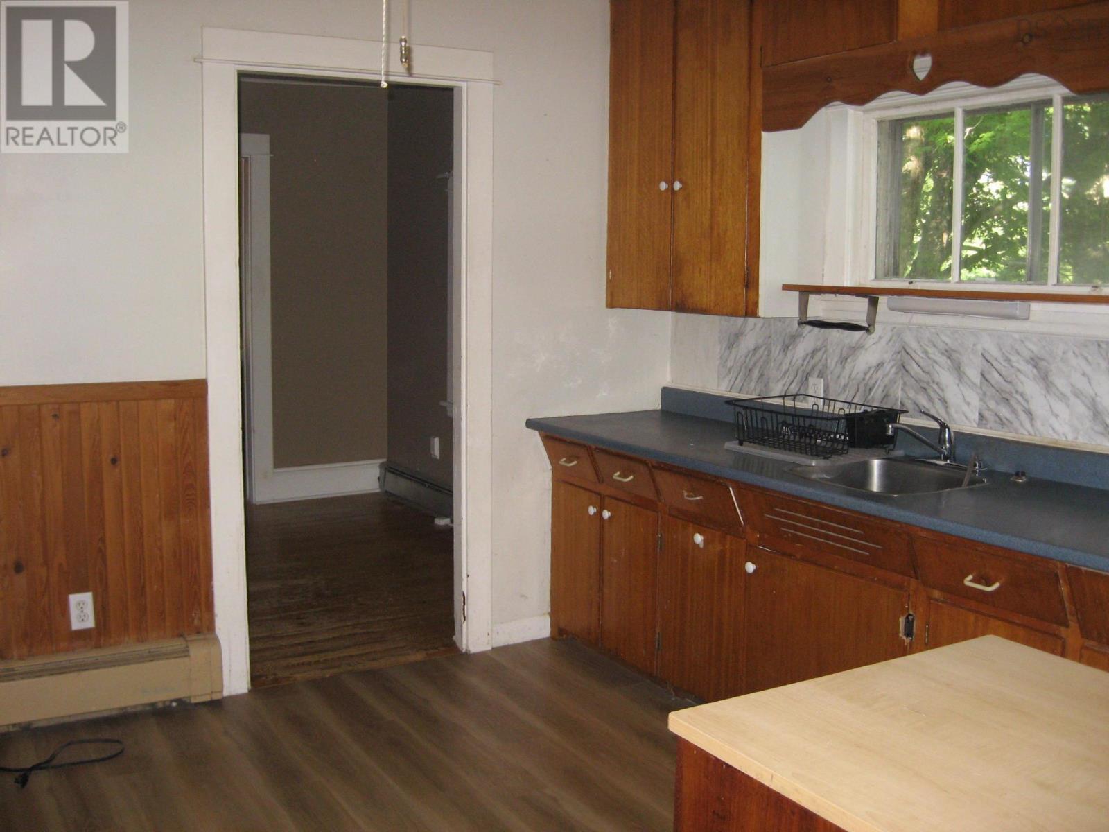 Property 8 of 22 of 166 West Street
