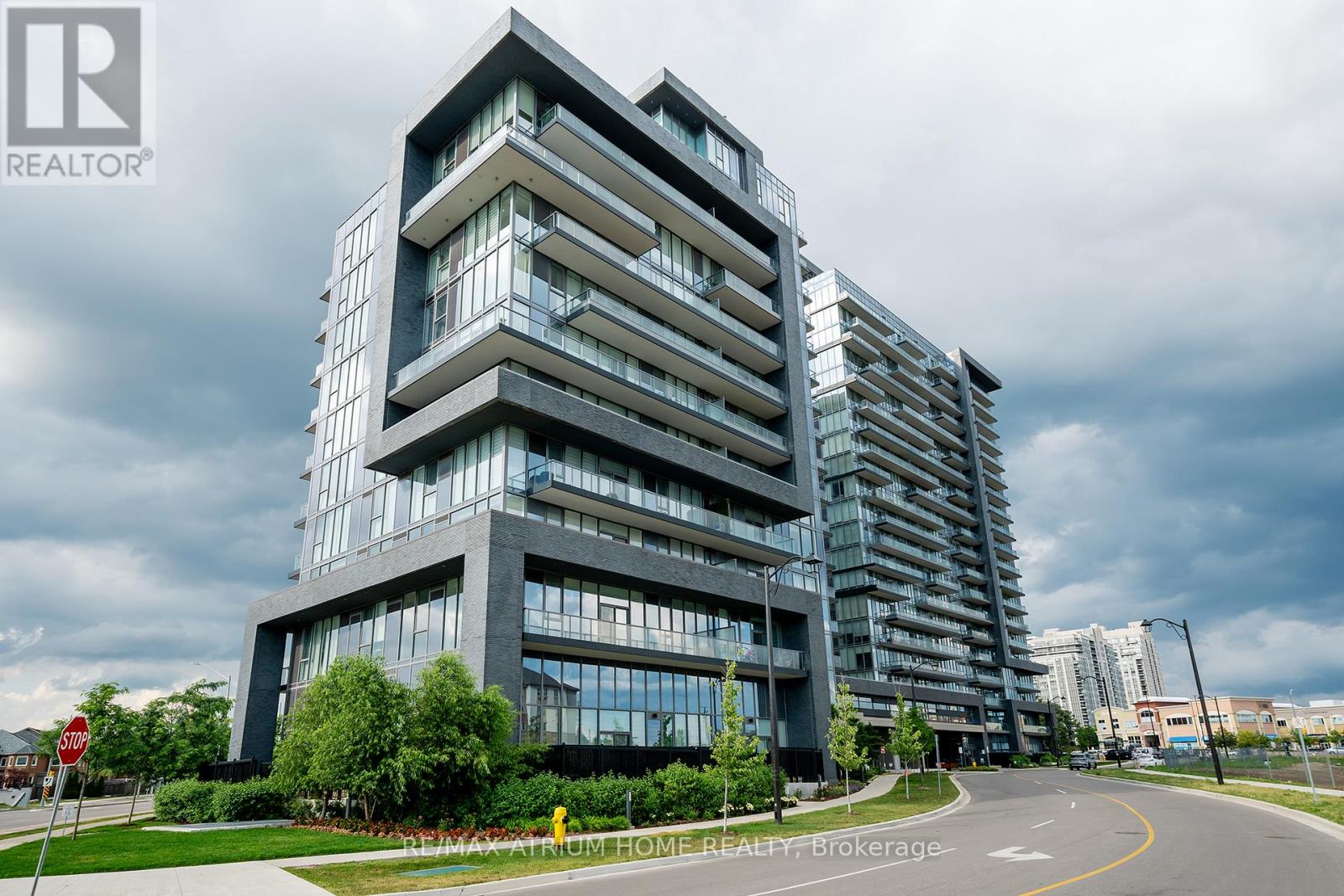 Photo of 1004 - 10 GATINEAU DRIVE