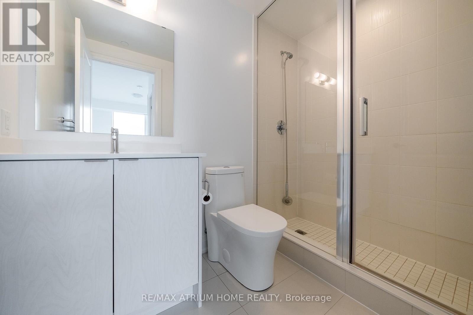 #1004 10 GATINEAU DRIVE - 11