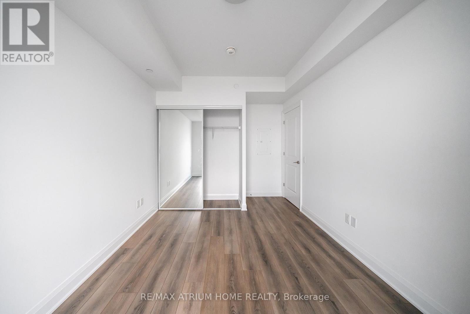 #1004 10 GATINEAU DRIVE - 14