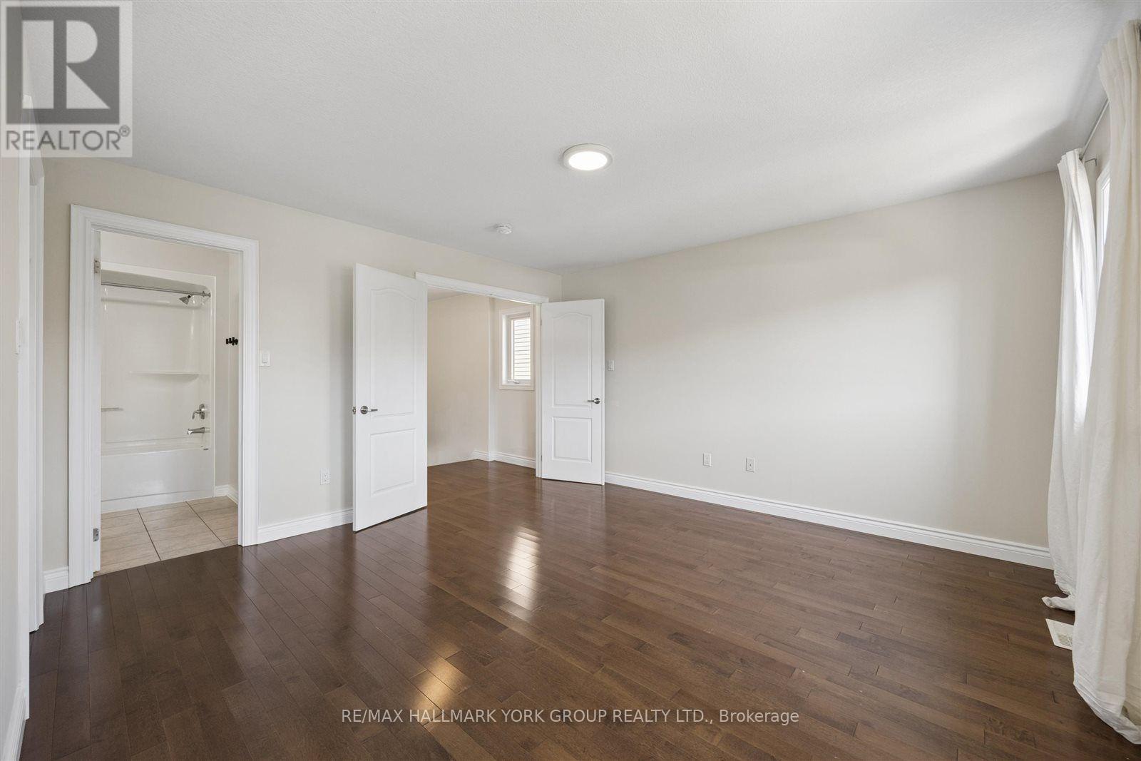 132 BANTING CRESCENT - 21