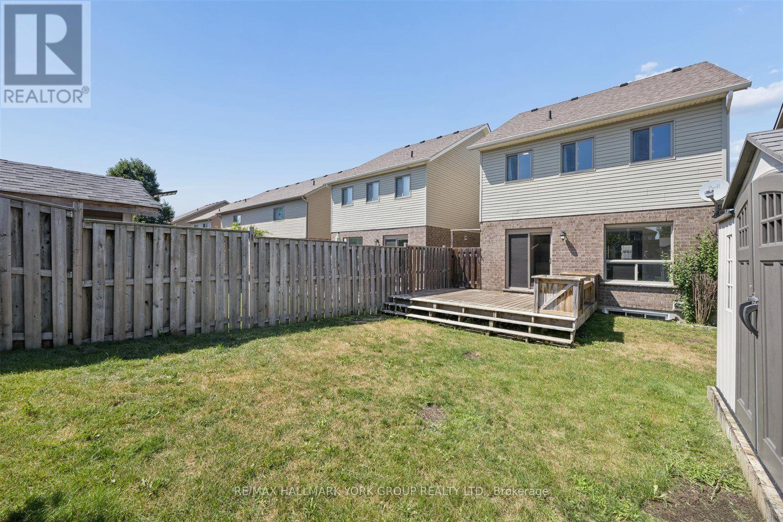 132 BANTING CRESCENT - 34