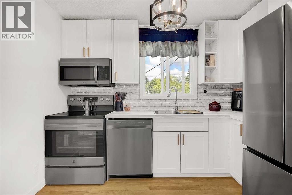 9622 108 Avenue - Image 11