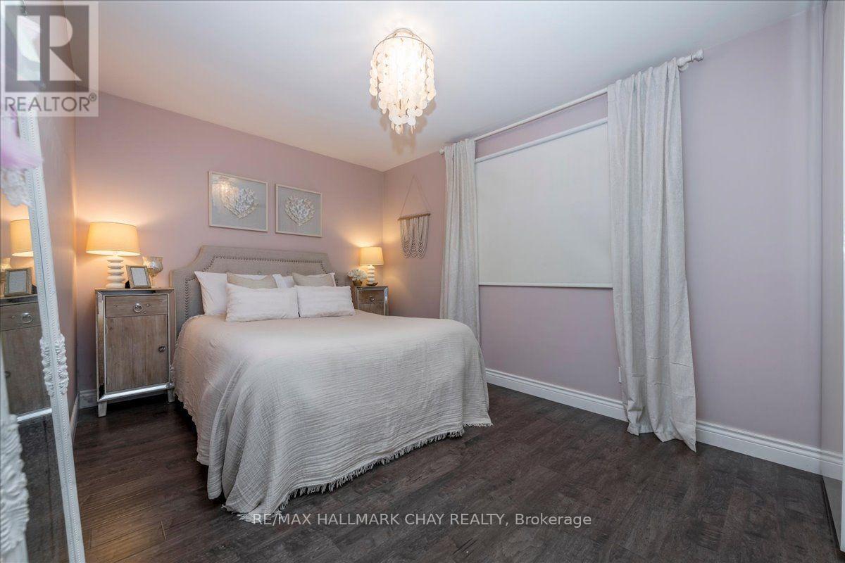 19 HIGHCROFT ROAD - 21