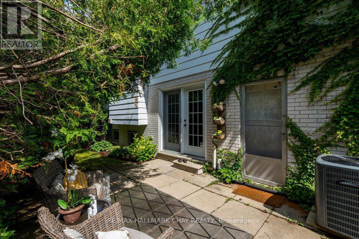 19 HIGHCROFT ROAD - 36
